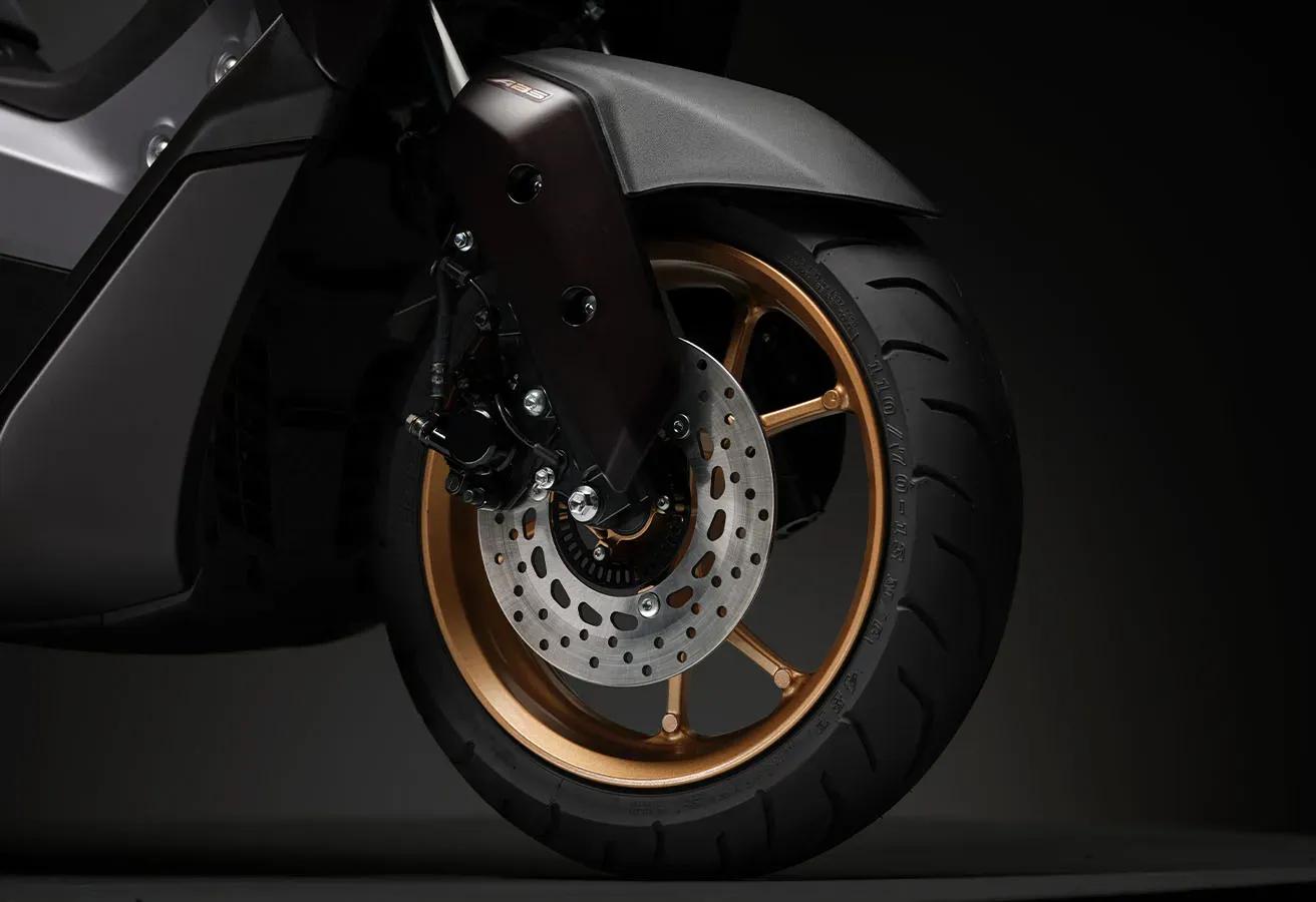 Yamaha NMAX TECH MAX - 5